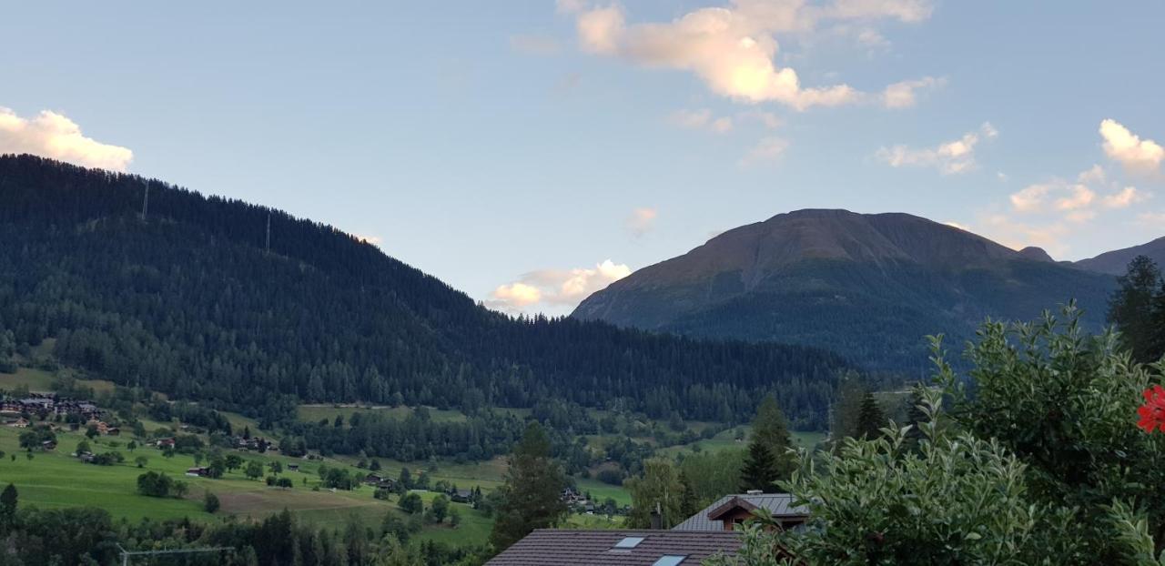 Haus Sandra Fiesch Luaran gambar